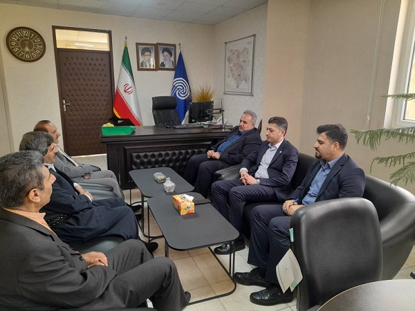 دیدار مدیر شعب بانک قرض الحسنه مهر ایران کردستان با مدیرکل هواشناسی